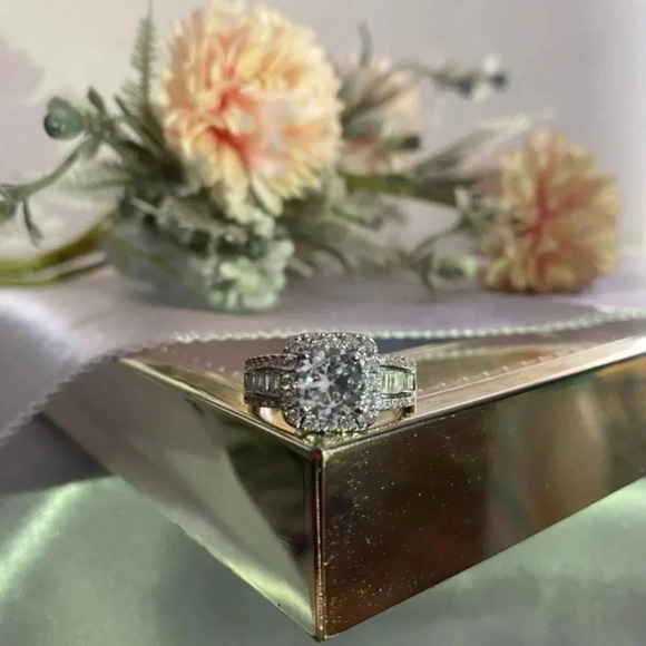 Jewelry - Cushion Simulated DIAMONS Luxury Stone Ring